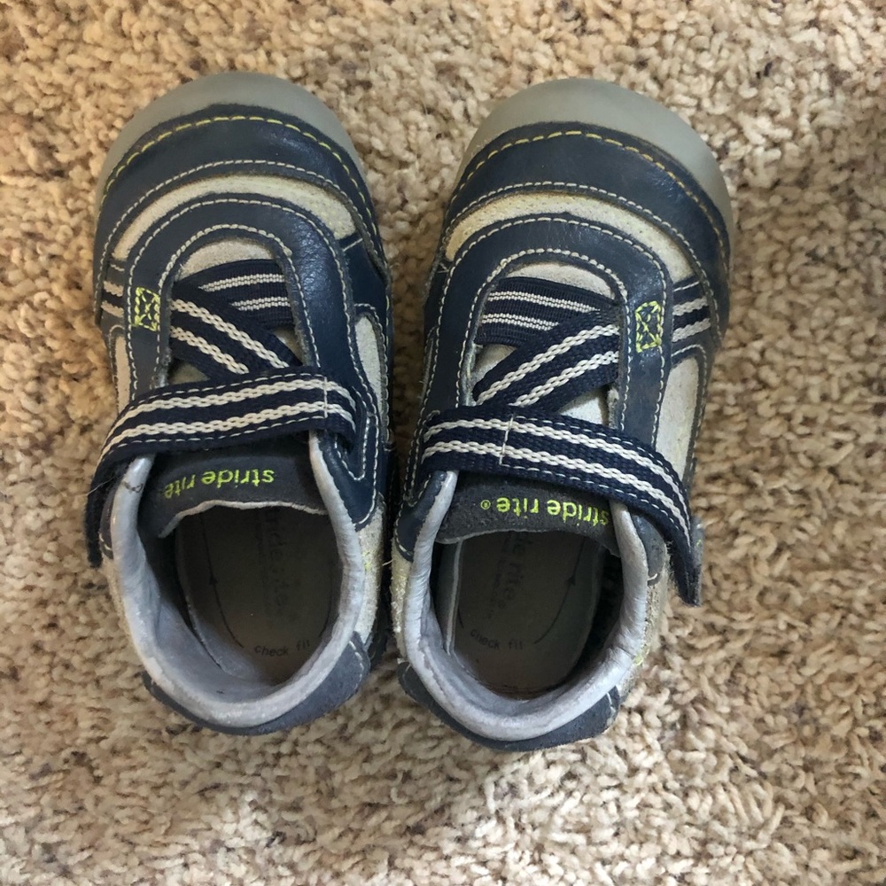 Stride rite infant/toddler shoes